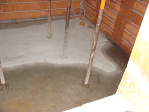 2. Oktober 2008: Im Keller sammelt sich Wasser.