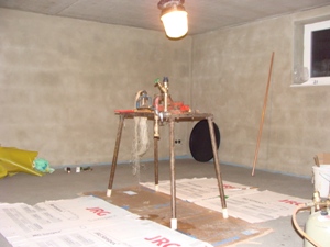 25. November 2008: Im Gstezimmer hat sich die Firma Teufel eine kleine Werkstatt eingerichtet.