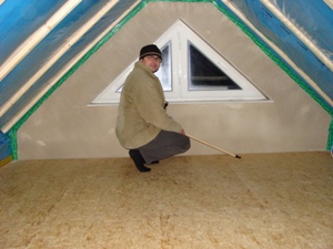10. Dezemeber 2008: ...und freut sich ber den ausgebauten Dachboden.